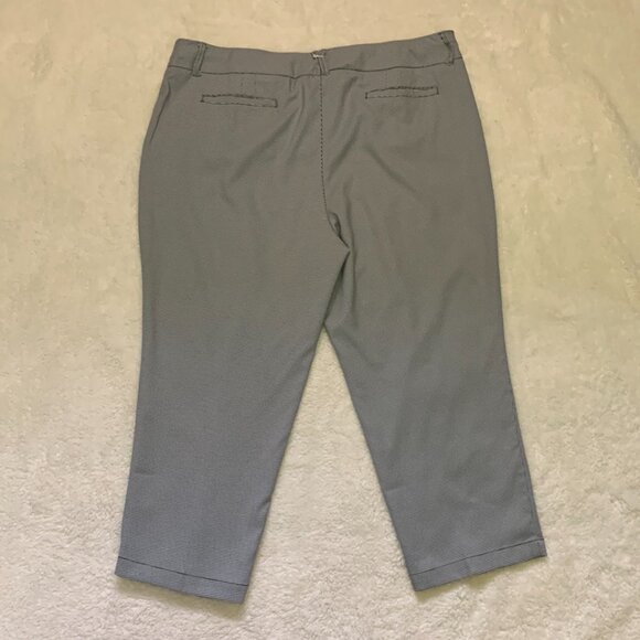 NVO by Lanctot Womens Sz 18 Bria Capri Comfort Waist NWT Black White - Picture 2 of 9